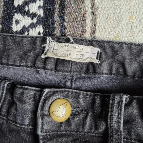 Free People LOW rise Girlfriend Black Skinny Jeans - 2 - Picture 4 of 11